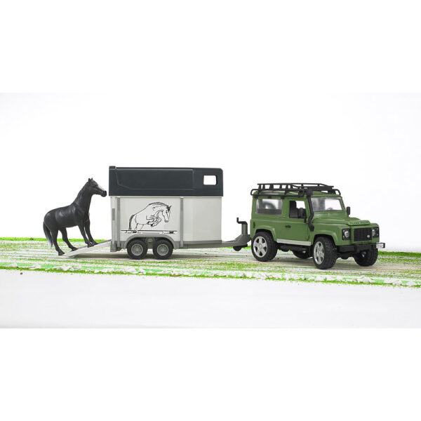 BRUDER - MASINA DE TEREN LAND ROVER DEFENDER CU REMORCA SI CAL - BR02592