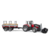 BRUDER - TRACTOR MASSEY FERGUSON 7480 CU INCARCATOR FRONTAL SI REMORCA PENTRU LEMNE - BR02046