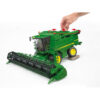 BRUDER - COMBINA AGRICOLA JOHN DEERE T670i - BR02132