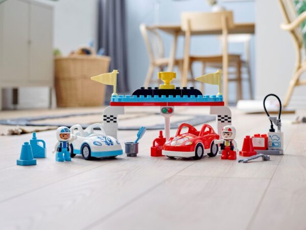 10947_alt13 Lego Duplo 10947 - Masini de curse
