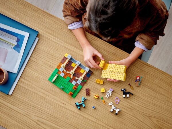 Lego Minecraft 21171 – Grajdul pentru cai