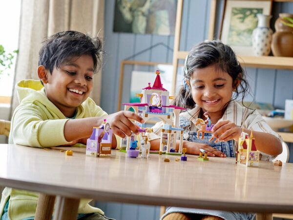 Lego Disney Princess 43195 – Grajdurile regale ale lui Belle si Rapunzel