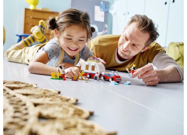 10777-lego-disney-5 LEGO Disney - Excursia lui Mickey si Minnie Mouse 10777, 103 piese