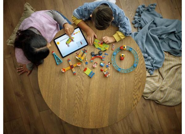 10778-lego-disney-3 LEGO Disney - Parcul de distractii al lui Mickey si Minnie 10778, 184 piese