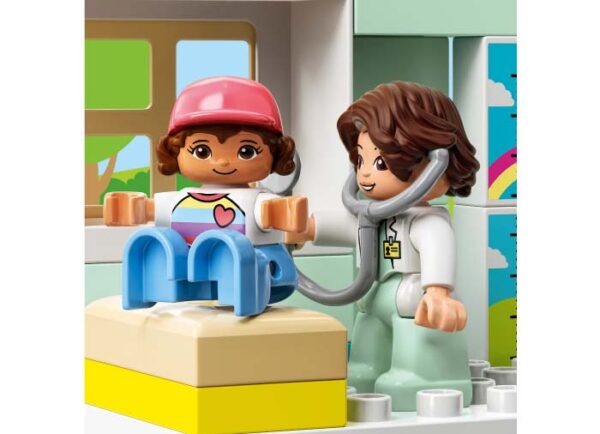 LEGO DUPLO - Vizita la doctor 10968, 34 piese