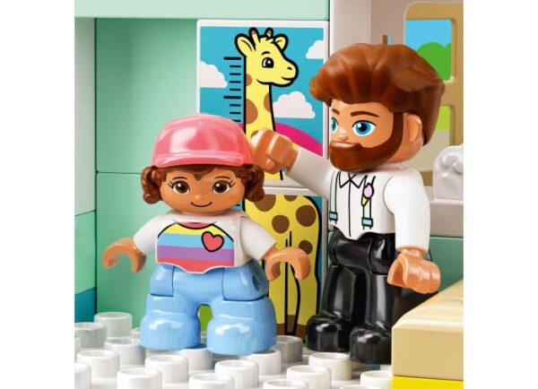 LEGO DUPLO - Vizita la doctor 10968, 34 piese