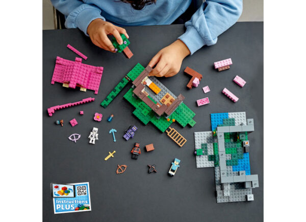 21183-lego-minecraft-2 LEGO Minecraft - Zona de antrenament 21183, 534 piese