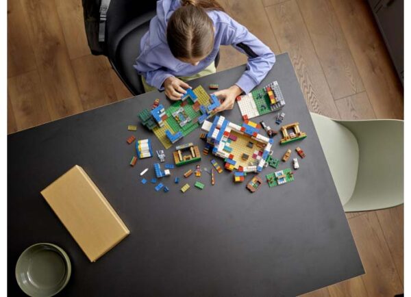 21188-lego-minecraft-3 LEGO Minecraft - Satul llamelor 21188, 1252 piese