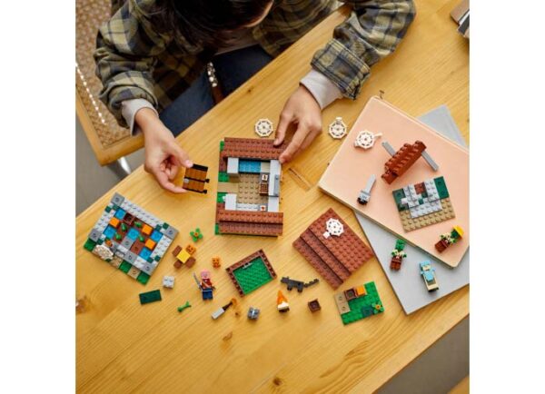 LEGO Minecraft - Satul abandonat 21190, 422 piese