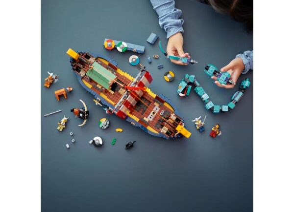 LEGO Creator - Corabia Vikingilor si Sarpele Midgard-ului 31132, 1192 piese