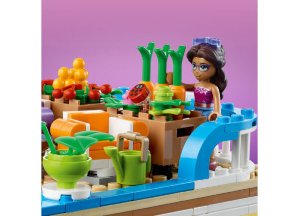 LEGO Friends - Casa pe barca 41702, 737 piese