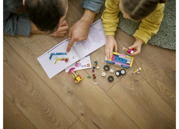 LEGO Friends - Furgoneta cu inghetata 41715, 84 piese