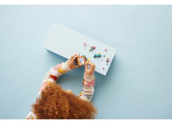 LEGO Friends - Buticul mobil de moda 41719, 94 piese