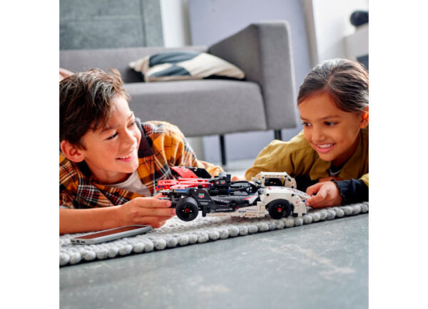 LEGO Technic - Formula E® Porsche 99X Electric 42137, 422 piese