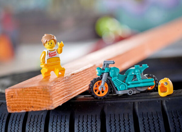 60310-lego-city-5 LEGO City - Motocicleta de cascadorii Gaina 60310, 10 piese