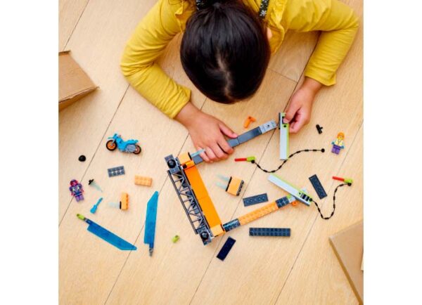 LEGO City - Provocarea cu lame 60340, 154 piese