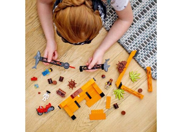 LEGO City - Atacul rechinilor 60342, 122 piese