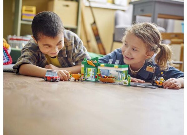 LEGO City - Magazin de alimente 60347, 404 piese