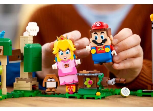 71406-lego-super-mario-3 LEGO Super Mario - Set de extindere - Casa cu cadouri a lui Yoshi 71406, 246 piese