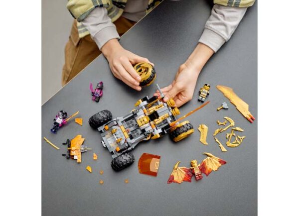 LEGO Ninjago - Masina Dragon a lui Cole 71769, 384 piese