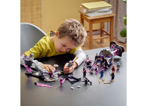 LEGO Ninjago - Templul Regelui de Cristal 71771, 703 piese