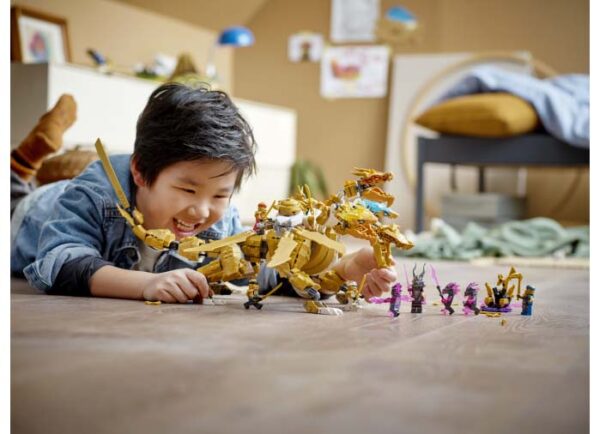 LEGO Ninjago - Ultra Dragonul de Aur al lui Lloyd 71774, 989 piese