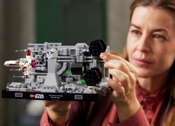 75329-lego-star-wars-4 LEGO Star Wars - Diorama Urmarirea de pe Death Star 75329, 666 piese