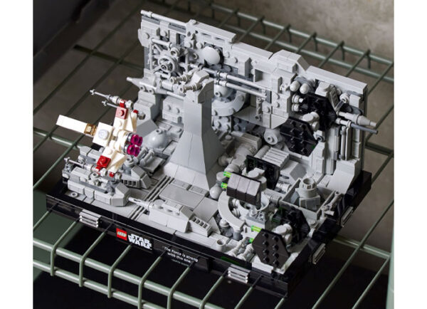 75329-lego-star-wars-5 LEGO Star Wars - Diorama Urmarirea de pe Death Star 75329, 666 piese