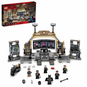 LEGO DC Super Heroes - Batcave: Infruntarea cu Riddler 76183, 581 piese