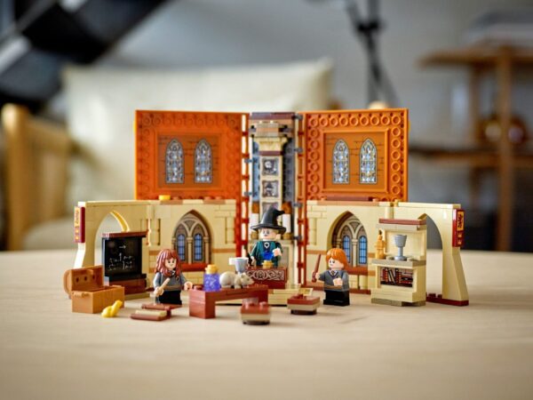 Lego Harry Potter Momente din Hogwarts 76382 - Ora transfigurării