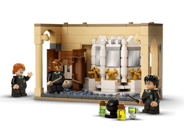 76386-lego-harry-potter-2 LEGO Harry Potter - Castelul Hogwarts: Patania cu Polipotiunea 76386, 217 piese