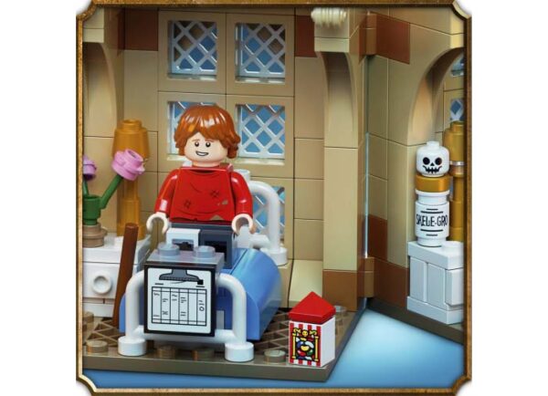 LEGO Harry Potter - Hogwarts: Aripa Spitalului 76398, 510 piese