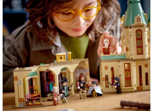 LEGO Harry Potter - Biroul lui Dumbledore 76402, 654 piese