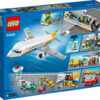 LEGO City - Avion de pasageri 60262, 669 piese