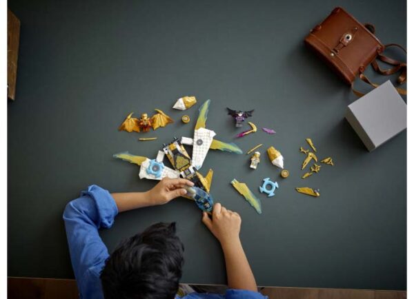 71770-lego-ninjago-3 LEGO Ninjago - Avionul Dragon de Aur al lui Zane 71770, 258 piese