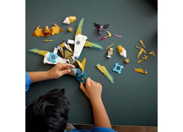 71770-lego-ninjago-4 LEGO Ninjago - Avionul Dragon de Aur al lui Zane 71770, 258 piese