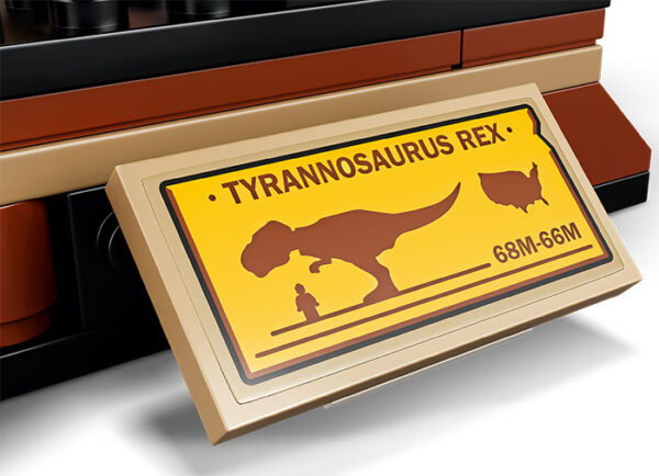 LEGO Jurassic World - Expozitia de fosile de T. Rex 76940, 198 piese