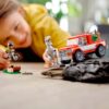 76946-lego-jurassic-world-4 LEGO Jurassic World - Capturarea Velociraptorilor Blue si Beta 76946, 181 piese
