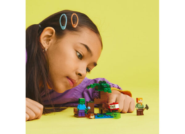 LEGO Minecraft - Aventura din mlastina 21240, 65 piese