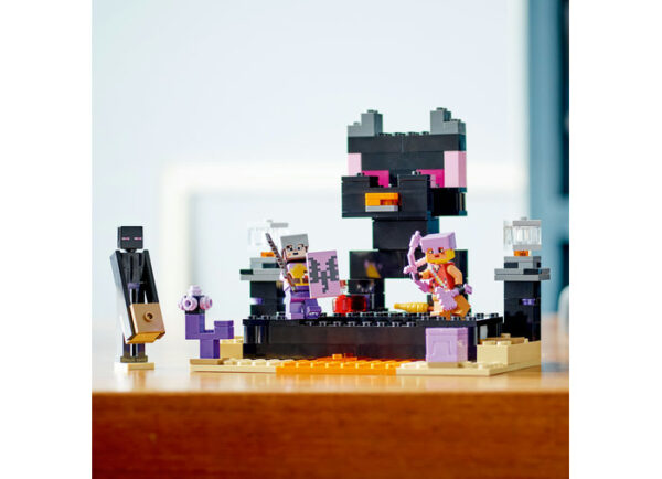 LEGO Minecraft - Arena din End 21242, 252 piese