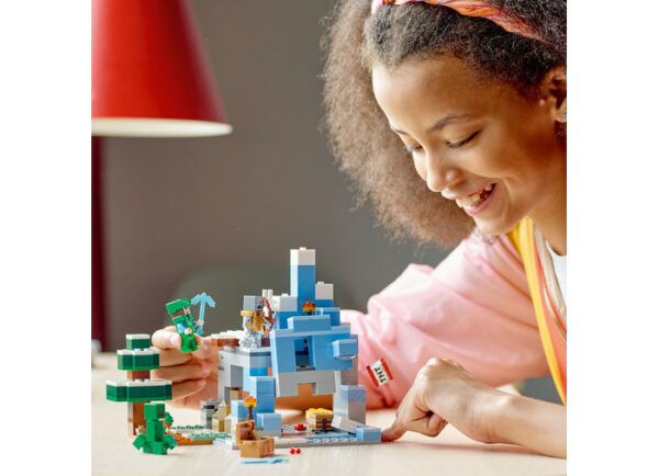 21243-lego-minecraft-4 LEGO Minecraft - Piscurile inghetate 21243, 304 piese