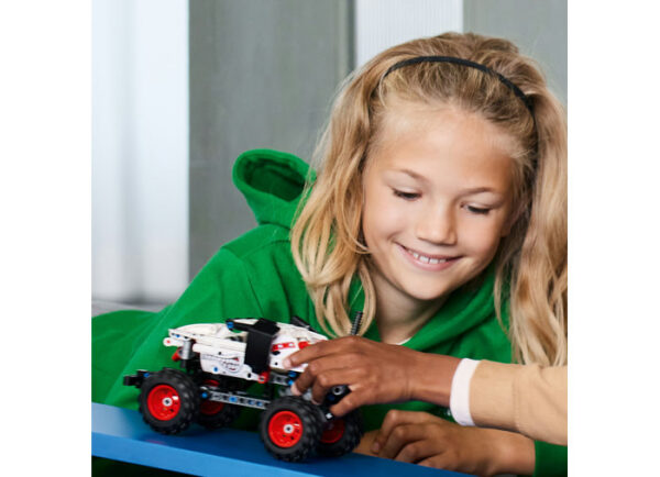 42150-lego-technic-4 LEGO Technic - Monster Jam Monster Mutt Dalmatian 42150, 244 piese