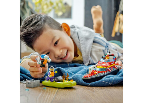 LEGO City - Barca de salvare a pompierilor 60373, 144 piese