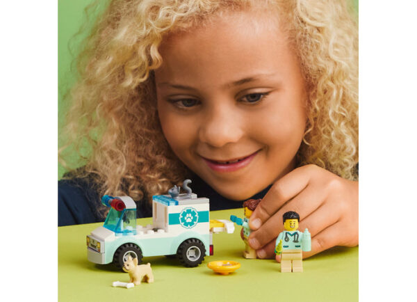 LEGO City - Ambulanta veterinara 60382, 58 piese