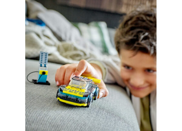 LEGO City - Masina sport electrica 60383, 95 piese