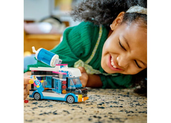 LEGO City - Camioneta-pinguin 60384, 194 piese