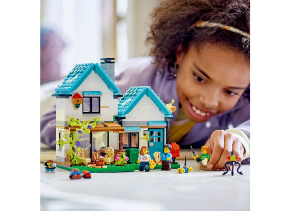 LEGO Creator - Casa primitoare 31139, 808 piese