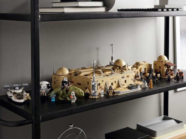 LEGO Star Wars - Mos Eisley Cantina 75290, 3187 piese