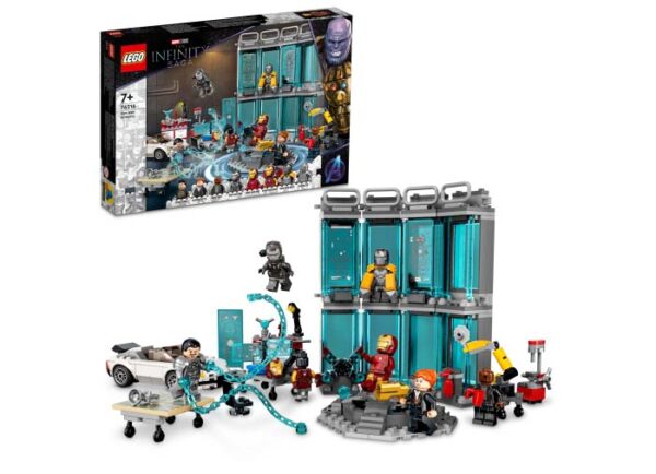 LEGO Marvel Super Heroes - Sala Armurii 76216, 496 piese