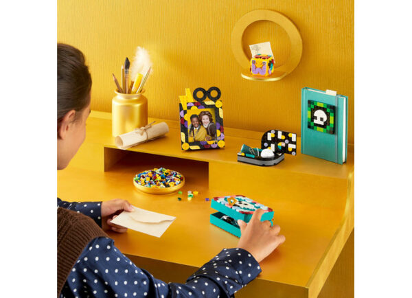 LEGO DOTS - Kit pentru desktop Hogwarts™ 41811, 856 piese